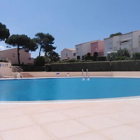 Apartment T3 Avec Terrasse, Piscine, Tennis Et Parking Prive A 100m De La - Fr-1-607-1 *