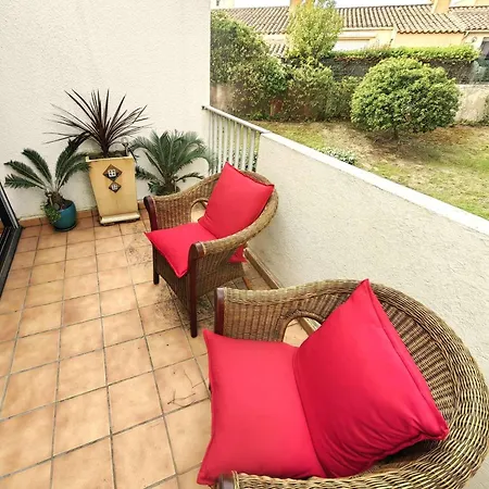 Apartment T3 Avec Terrasse, Piscine, Tennis Et Parking Prive A 100m De La - Fr-1-607-1 Agde