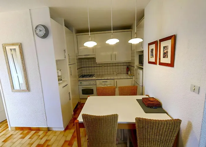 T3 Pour 6 Pers, Terrasse, Proche - Fr-1-607-1 *